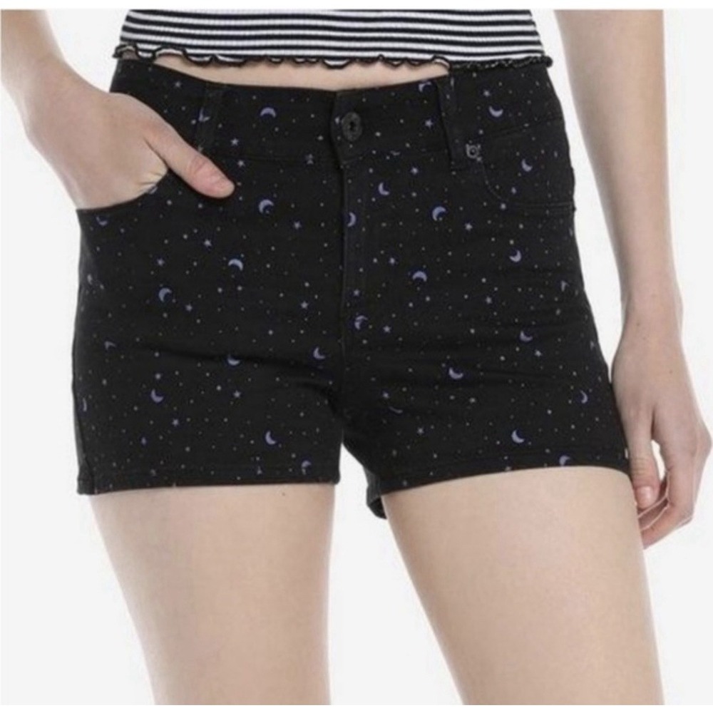 Hot Topic Black Celestial Moon Star Print Denim Shorts Womens Size 9 whimsigoth